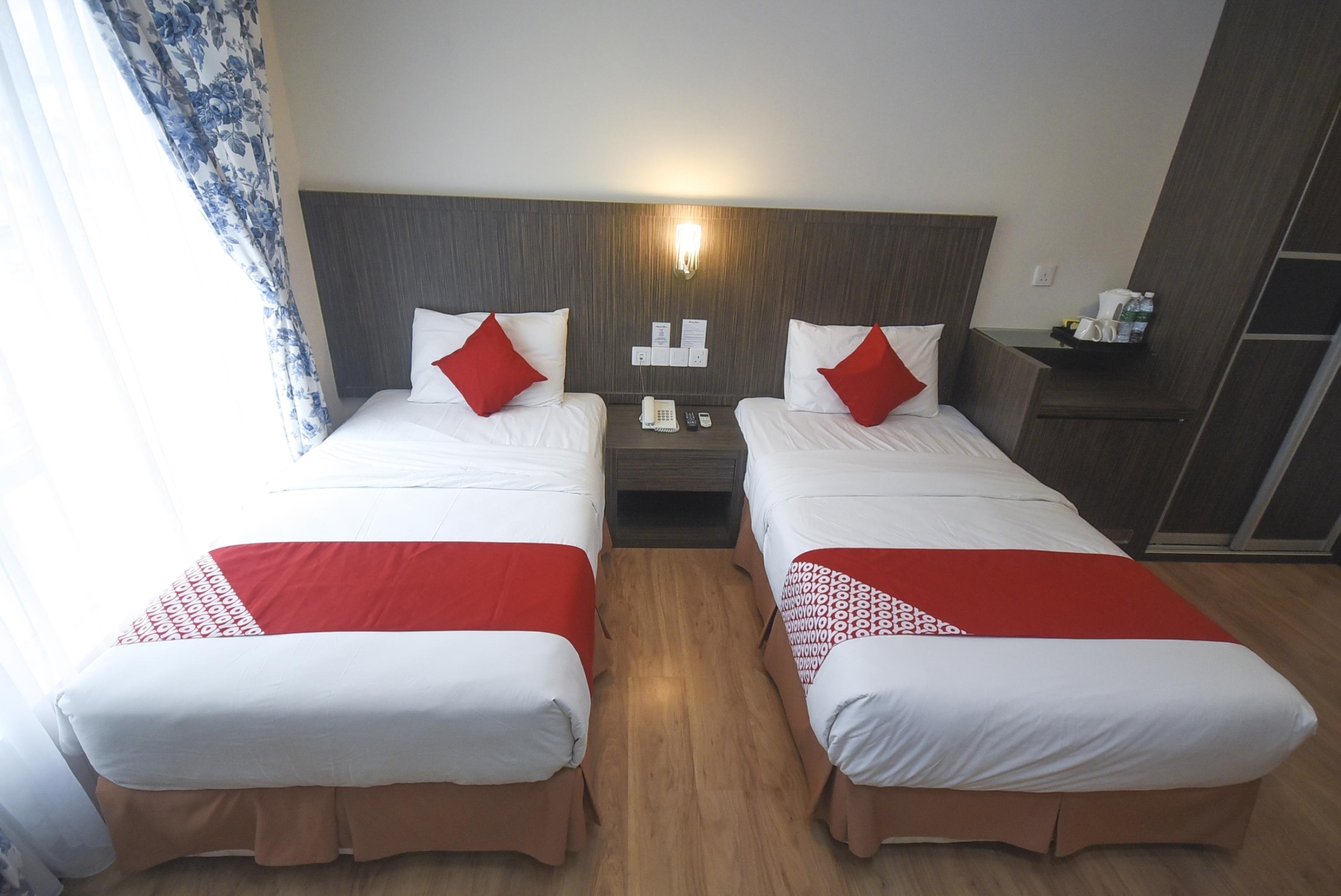 Super Oyo 985 Hotel Nur Miri Exterior photo